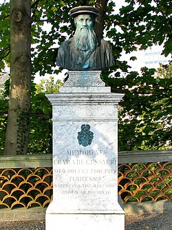 Photograph of a bust of Gessner in the Botanical Garden in Zurich