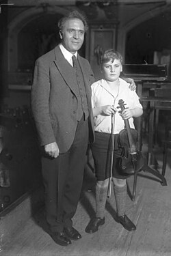 Menuhin with Bruno Walter (1929)