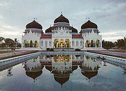 Baiturrahman Grand Mosque in Banda Aceh, northern Sumatra. The region saw one of Southeast Asia's earliest Islamic sultanates, the Samudera Pasai Sultanate.[325]