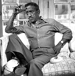 Davis at home in 1986
