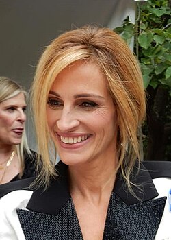 Roberts attending the premiere of Homecoming at the 2018 Toronto International Film Festival