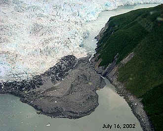 The impounded lake a month earlier, before the same jökulhlaup