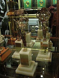 Cash Box also provided some awards, including to their top-selling charted artists.